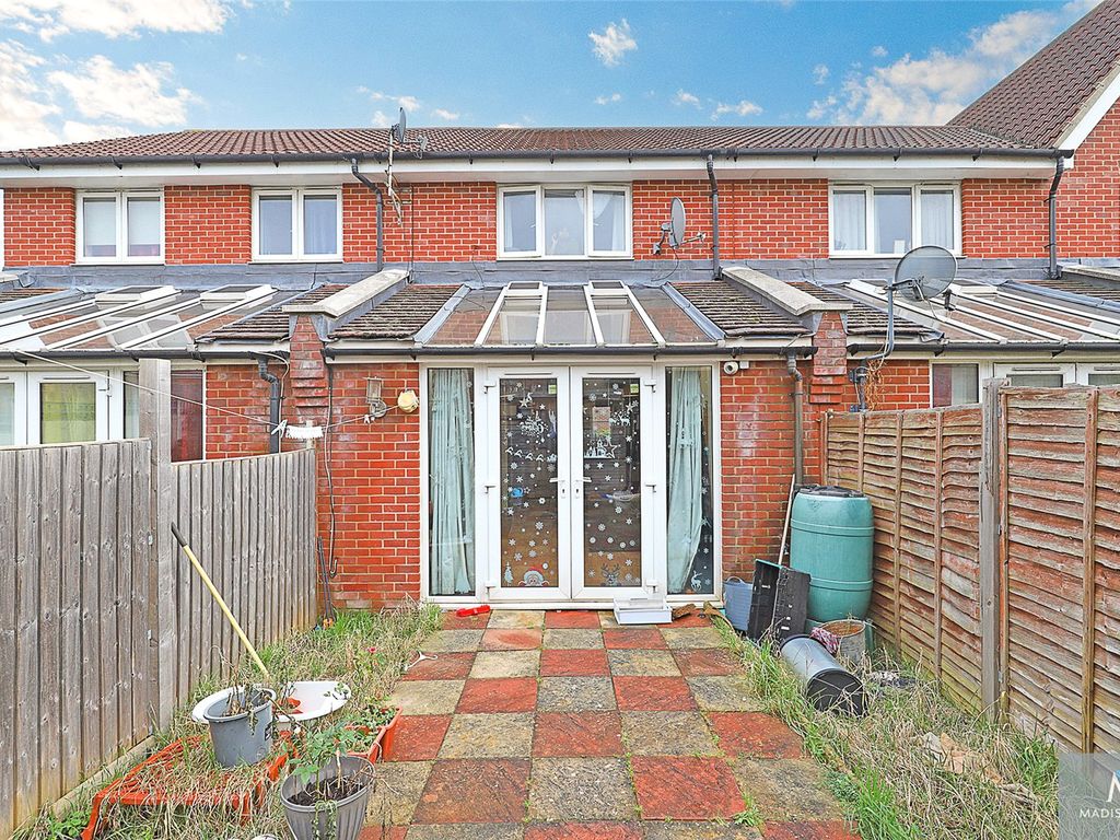 2 bed terraced house for sale in Griggs Close, Ilford IG3, £400,000