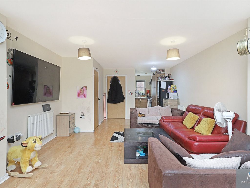 2 bed terraced house for sale in Griggs Close, Ilford IG3, £400,000