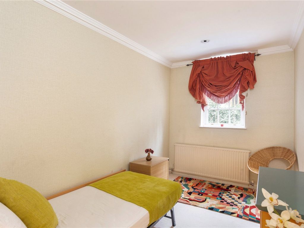 3 bed flat for sale in Rutland Gate, Knightsbridge SW7, £1,950,000