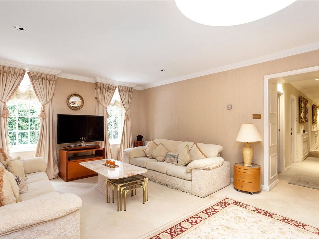 3 bed flat for sale in Rutland Gate, Knightsbridge SW7, £1,950,000