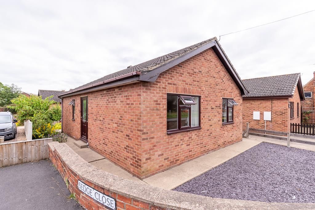 2 bed detached bungalow to rent in Sedge Close, Barton-Upon-Humber DN18, £700 pcm