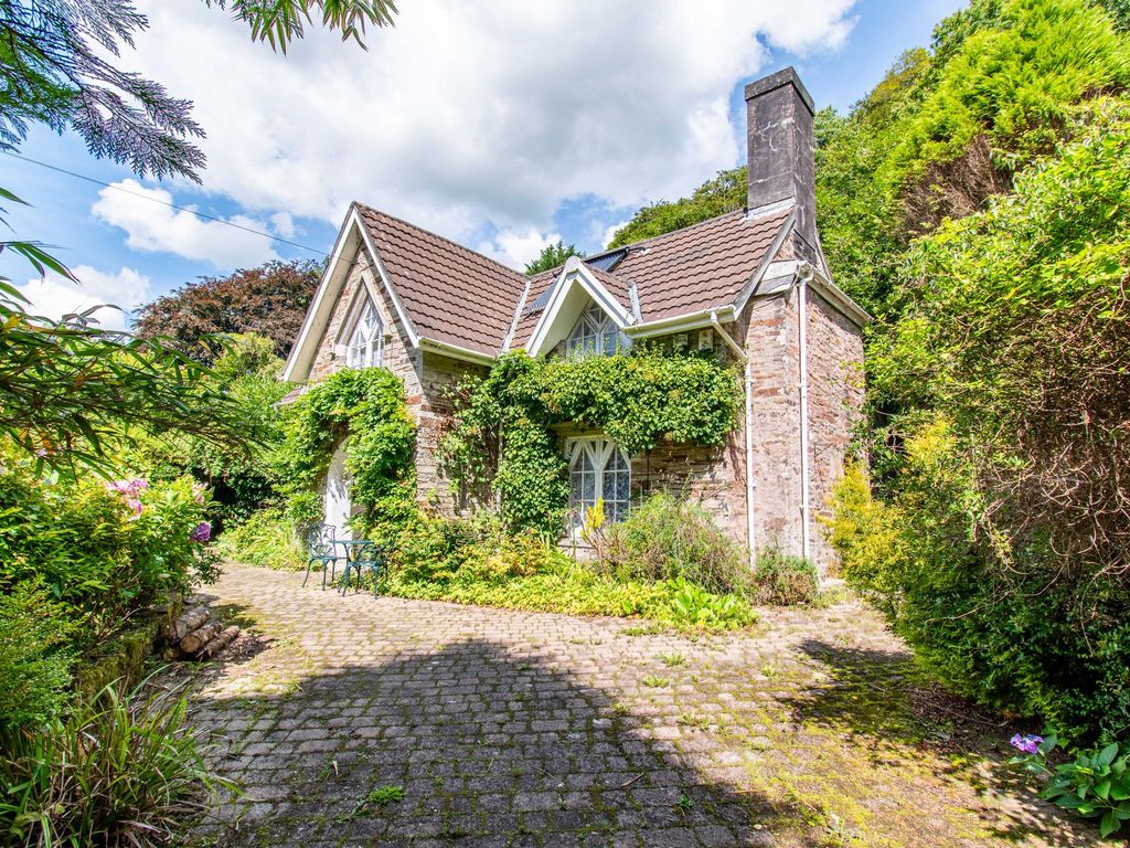 4 bed detached house for sale in Looe Mills, Liskeard PL14, £495,000