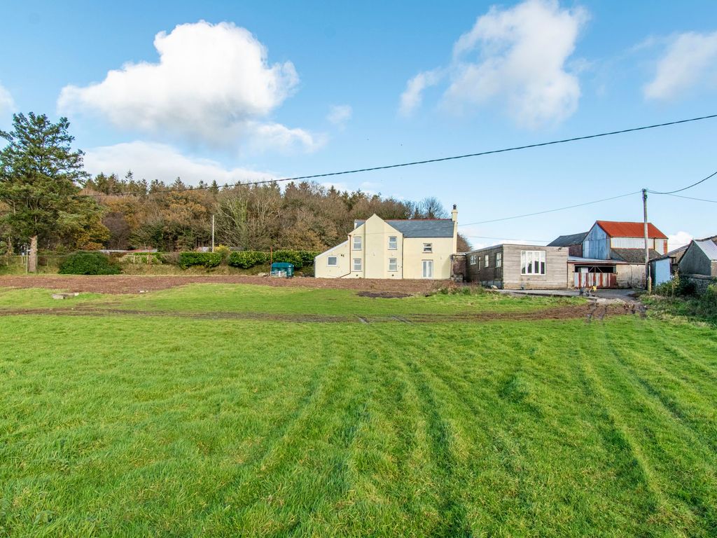 3 bed detached house for sale in Callington PL17, £650,000