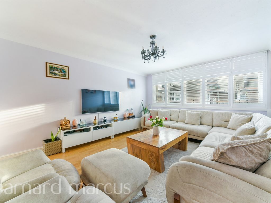 4 bed terraced house for sale in Coburg Crescent, London SW2, £600,000