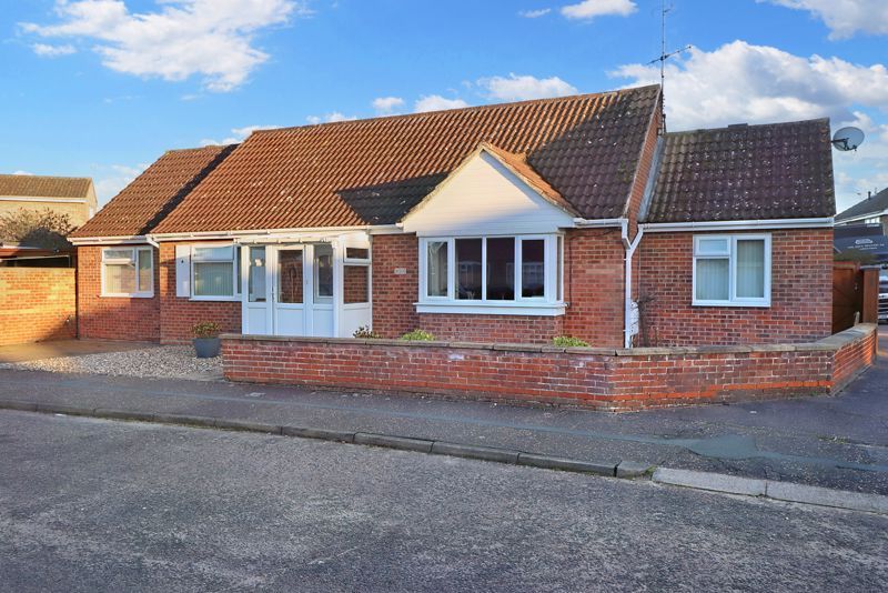 3 bed bungalow for sale in Alexandra Drive, Wivenhoe CO7, £365,000