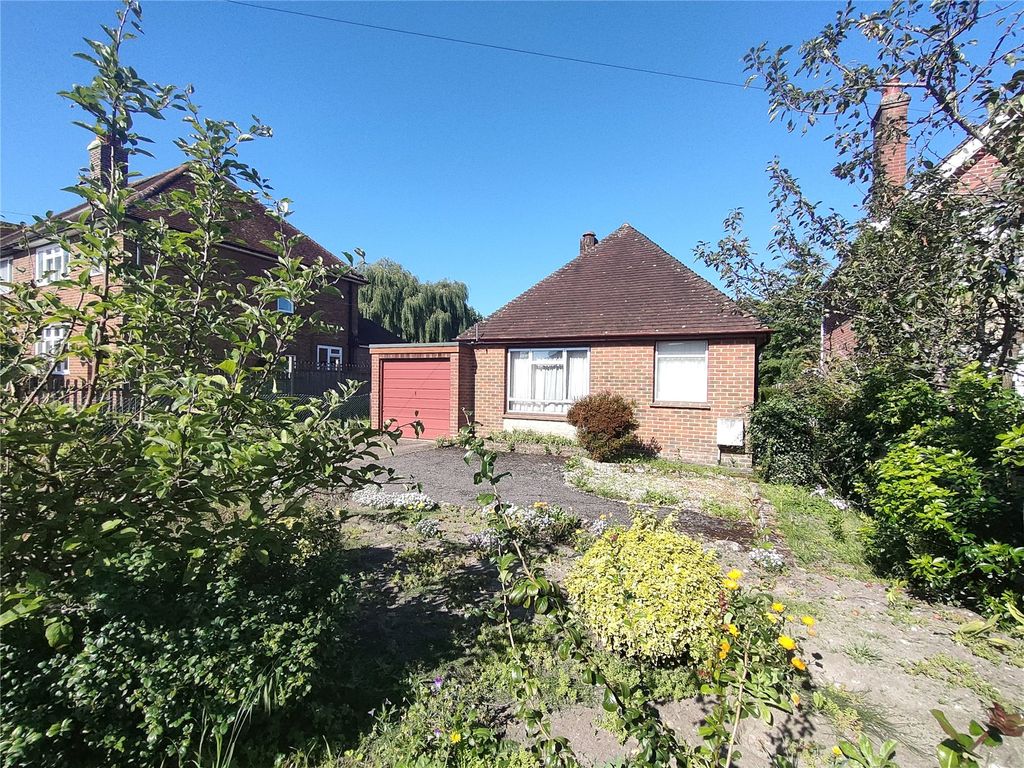3 bed bungalow for sale in Little Hesworth, Carron Lane, Midhurst, West Sussex GU29, £450,000
