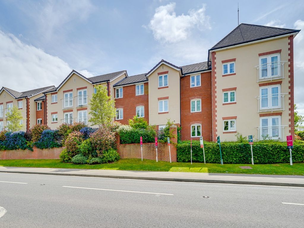 1 bed flat for sale in Goodes Court, Royston, Hertfordshire SG8, £80,000