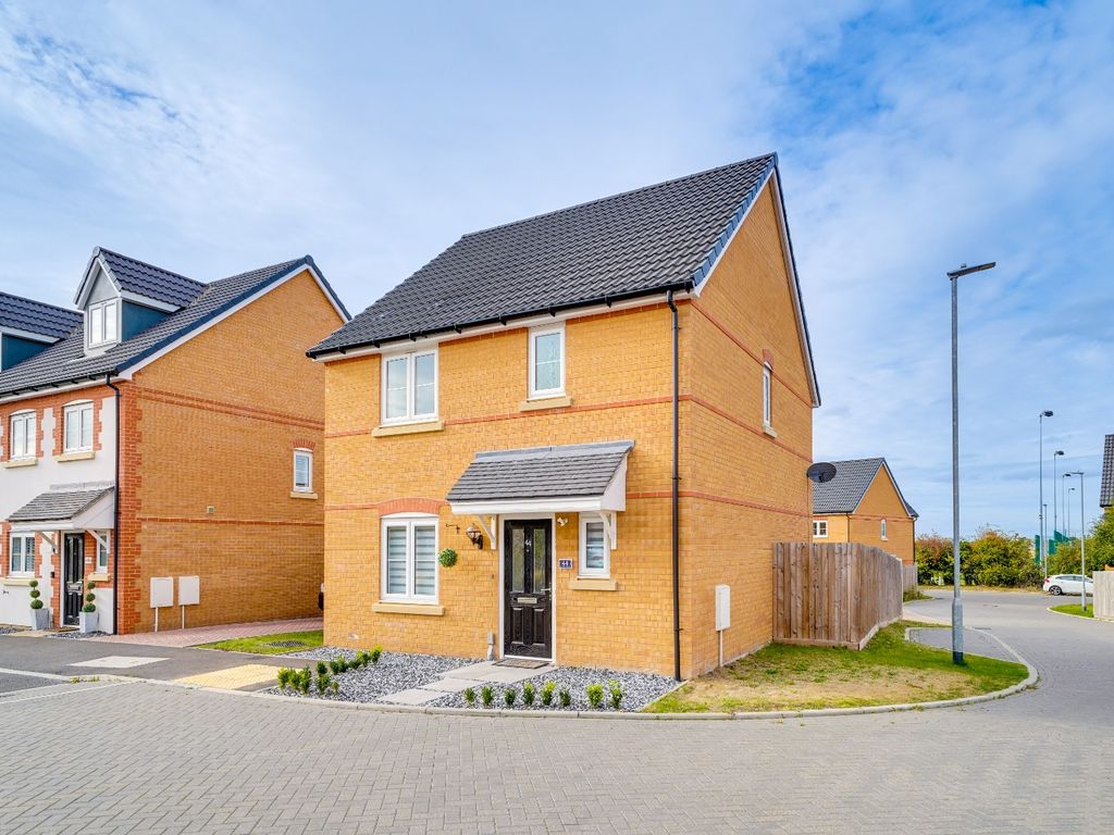 3 bed detached house for sale in Lilburn Avenue, Royston, Hertfordshire SG8, £440,000