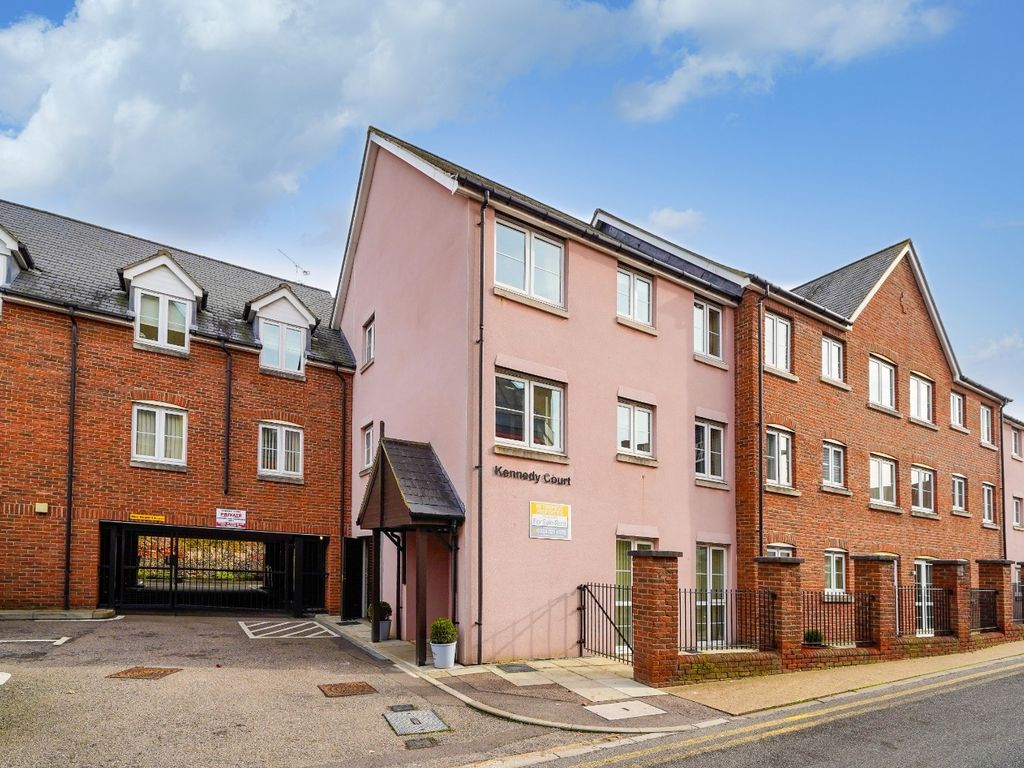 1 bed flat for sale in Kennedy Court, Fish Hill, Royston, Hertfordshire SG8, £170,000