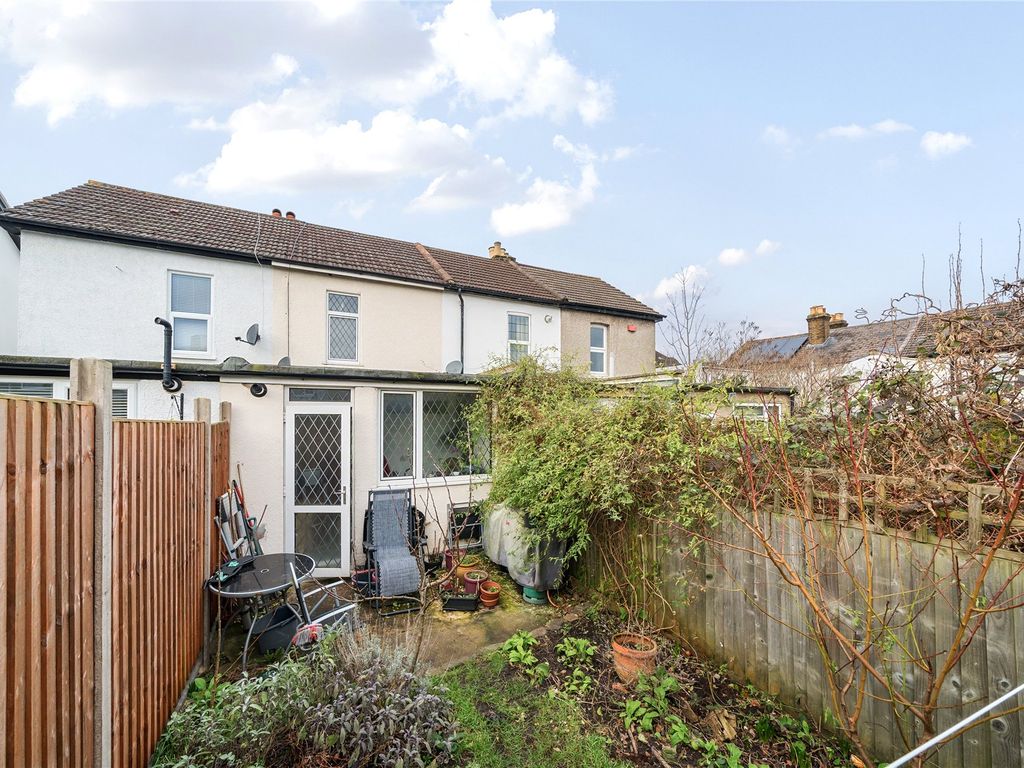 2 bed terraced house for sale in Eden Road, Beckenham BR3, £375,000