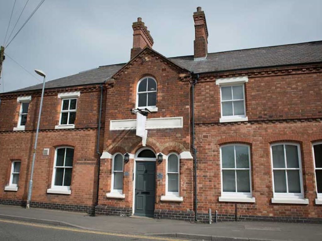 Office to let in South Street, Leicestershire LE65, £6,000 pa