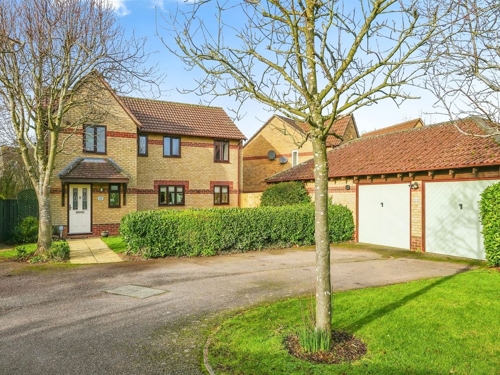 4 bed detached house for sale in Juniper Gardens, Bicester OX26, £500,000
