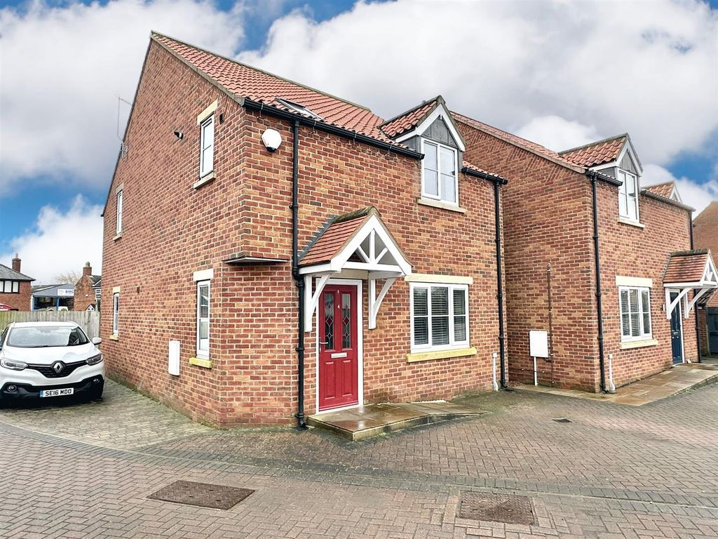 3 bed property for sale in Harrison Close, Brandesburton, Driffield YO25, £269,950