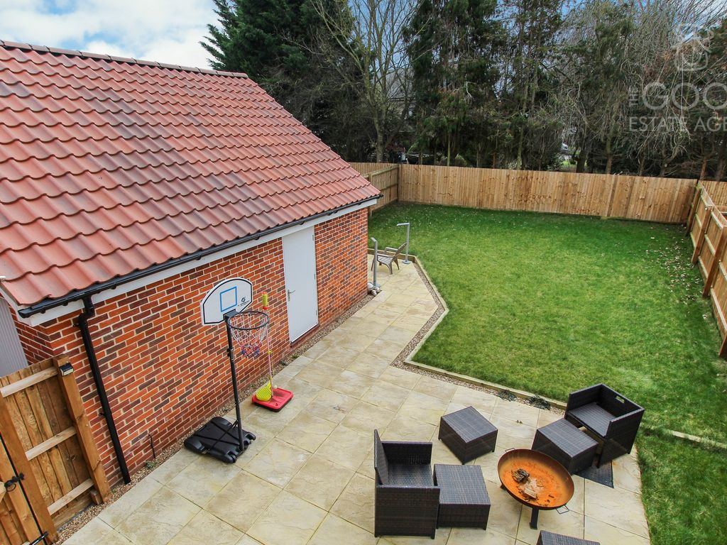 3 bed detached house for sale in Skimmer Chase, Soham CB7, £370,000