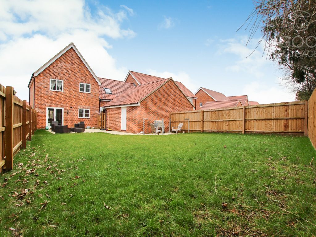 3 bed detached house for sale in Skimmer Chase, Soham CB7, £370,000