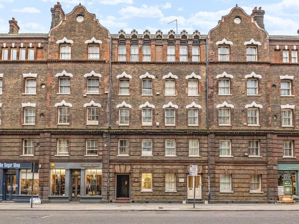 1 bed flat for sale in Commercial Street, The Cloisters E1, £380,000