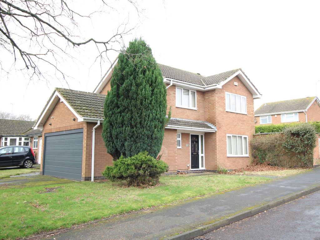 4 bed detached house to rent in Silver Birch Avenue, Bedworth, Warwickshire CV12, £1,500 pcm