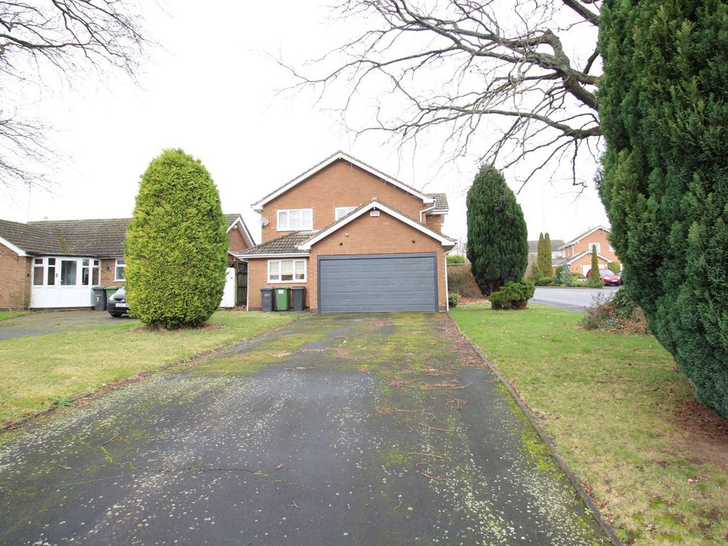 4 bed detached house to rent in Silver Birch Avenue, Bedworth, Warwickshire CV12, £1,500 pcm