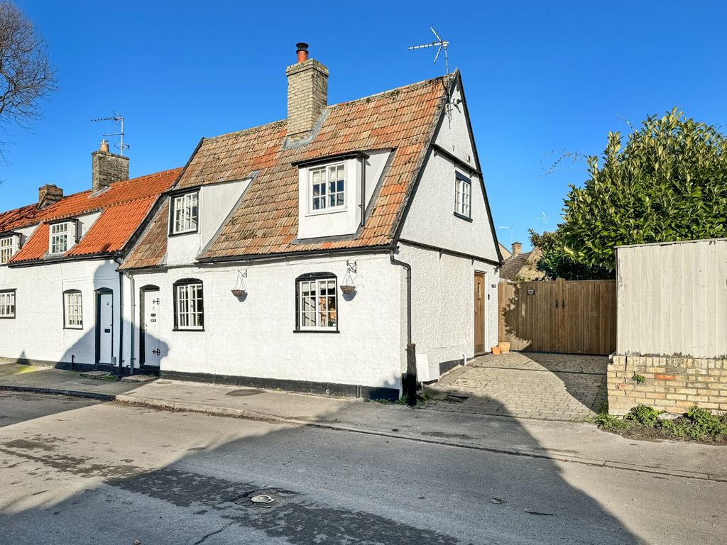 2 bed end terrace house for sale in Cow Lane, Fulbourn, Cambridge CB21, £450,000