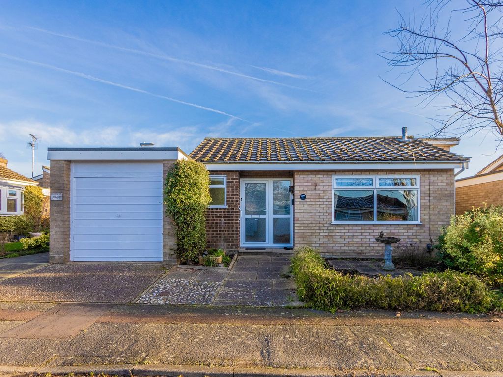 3 bed detached bungalow for sale in Brentwood, Norwich NR4, £300,000