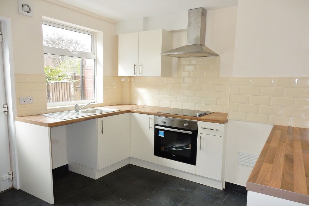 2 bed terraced house to rent in Derbyshire Lane, Hucknall, Nottingham NG15, £850 pcm