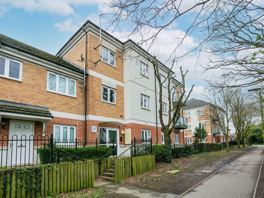 2 bed flat to rent in Rubens Court, Cezanne Road, Watford, Hertfordshire WD25, £1,600 pcm