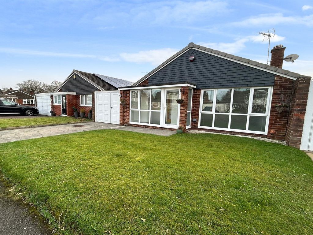 2 bed bungalow for sale in Hallwood Road, Handforth, Wilmslow SK9, £350,000