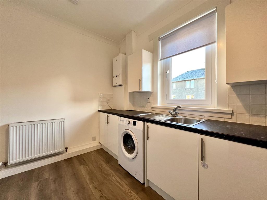 2 bed flat for sale in Reed Street, Strathaven ML10, £89,000