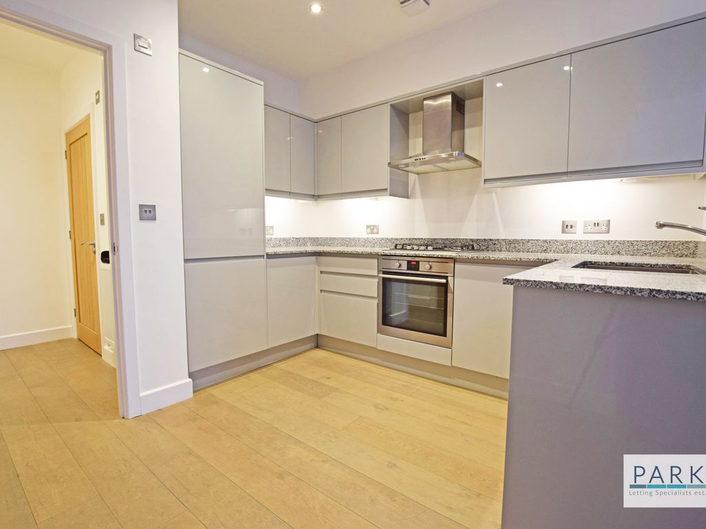 2 bed flat to rent in Providence Place, Brighton, East Sussex BN1, £2,400 pcm
