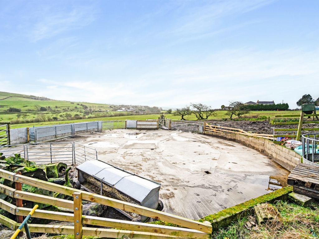 3 bed farmhouse for sale in Tockholes, Darwen, Lancashire BB3, £750,000