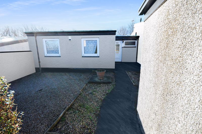 2 bed bungalow for sale in Glamis Road, Kirkcaldy KY2, £105,000