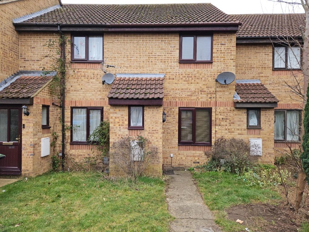 2 bed terraced house to rent in Badgers Close, Flitwick, Bedford MK45, £1,150 pcm
