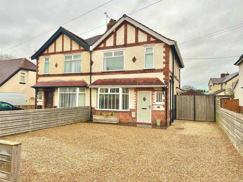 3 bed semi-detached house for sale in Chestnut Avenue, Shavington, Cheshire CW2, £299,950