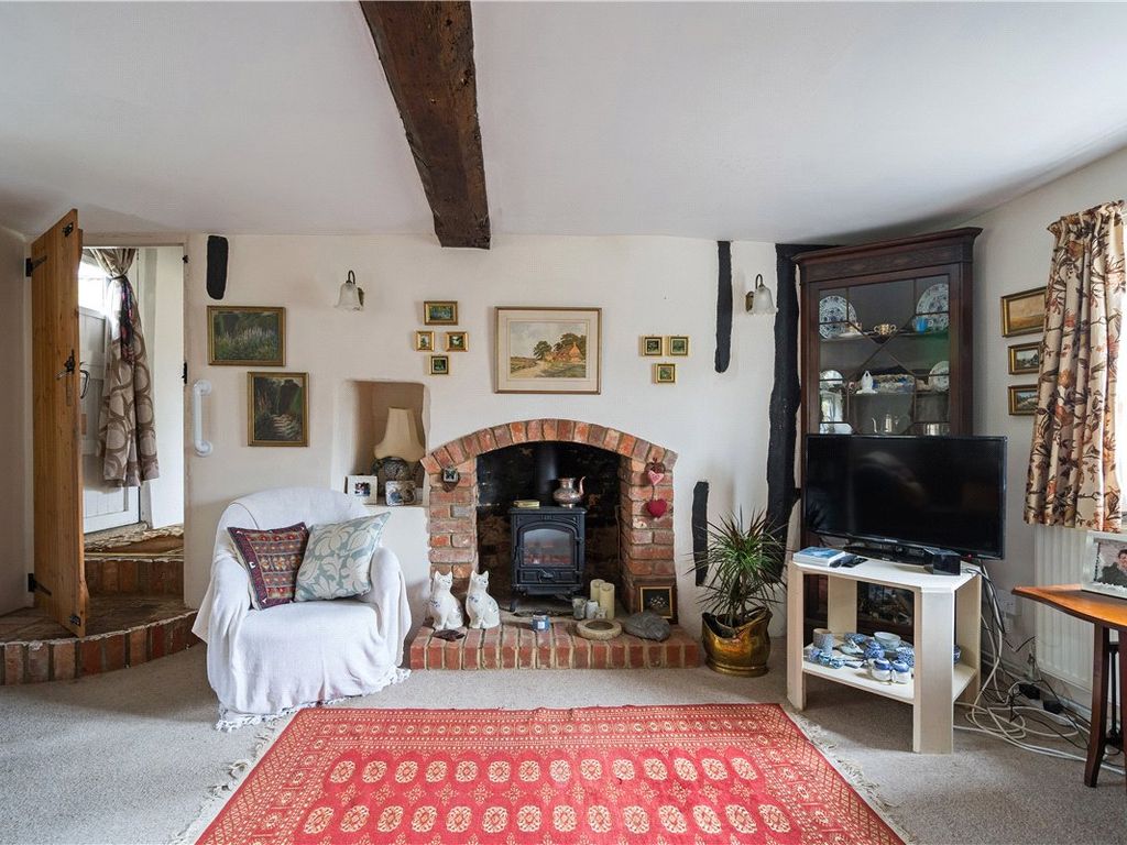 3 bed cottage for sale in Burdett Street, Ramsbury, Marlborough, Wiltshire SN8, £600,000