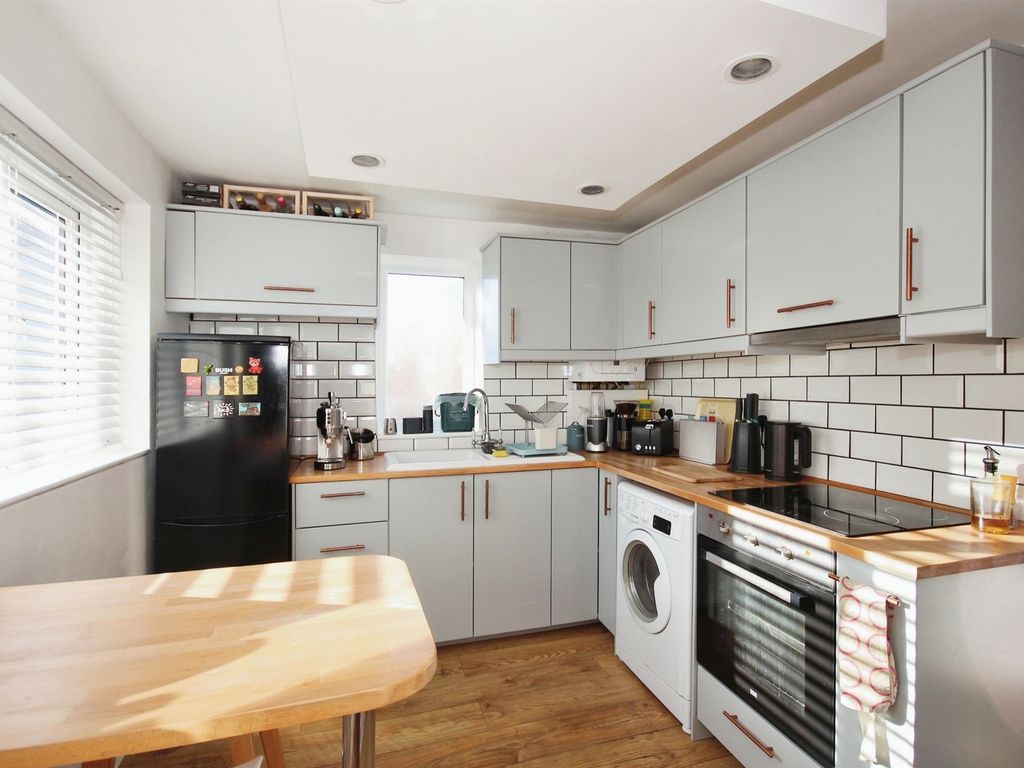 1 bed flat for sale in Ranelagh Terrace, Leamington Spa CV31, £160,000