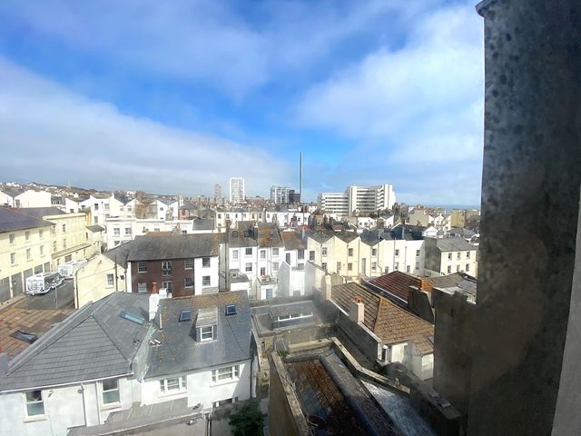 2 bed flat to rent in Brunswick Square, Hove BN3, £1,995 pcm