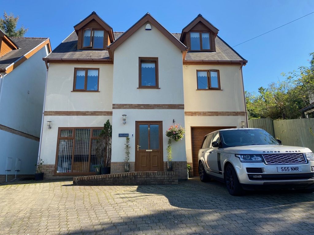 5 bed detached house for sale in Neath Road, Resolven, Neath, Neath Port Talbot. SA11, £285,000