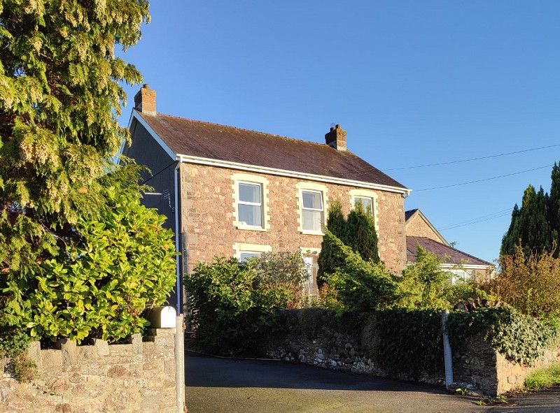 4 bed detached house for sale in Manordeilo, Llandeilo, Carmarthenshire. SA19, £435,000