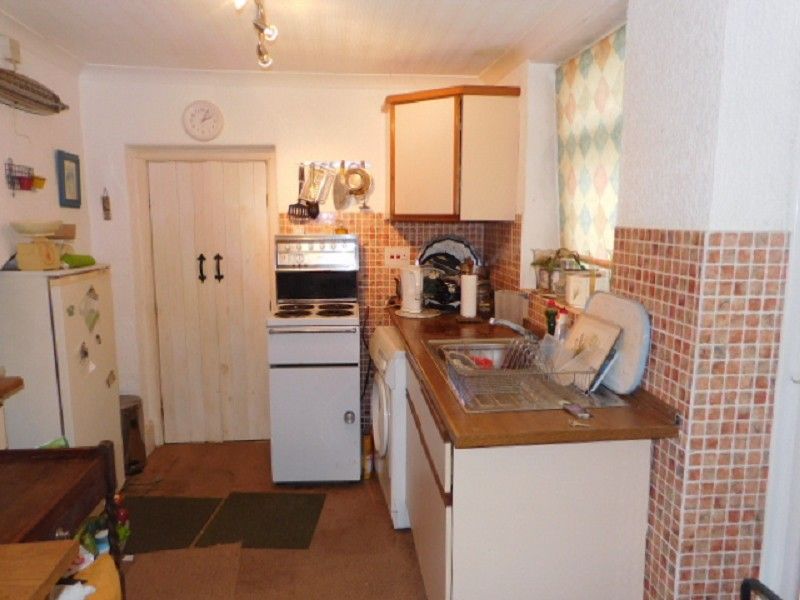 3 bed terraced house for sale in Greenfield Place, Llandeilo, Carmarthenshire. SA19, £122,500