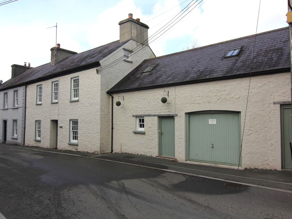 3 bed terraced house for sale in High Street, Llangadog, Carmarthenshire. SA19, £395,000