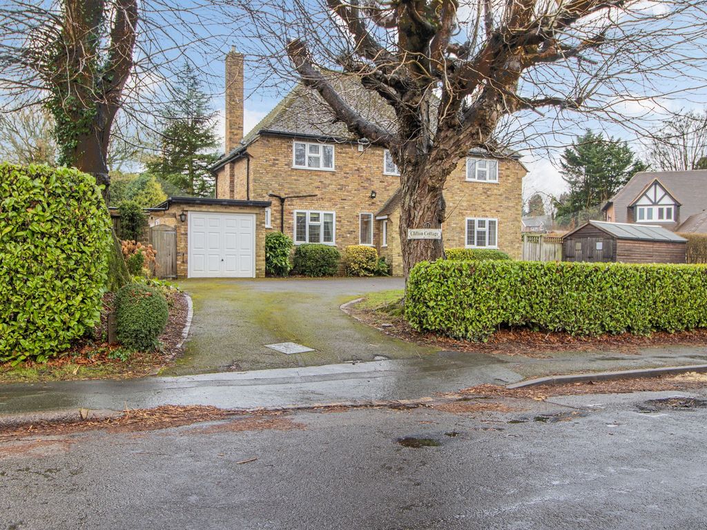 3 bed detached house for sale in Clifton Road, Chesham Bois, Amersham HP6, £1,295,000