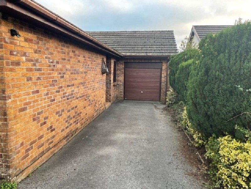 3 bed detached bungalow for sale in Carmarthen Road, Llandeilo, Carmarthenshire. SA19, £325,000