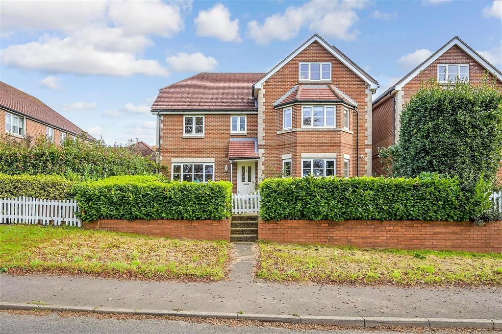 5 bed detached house for sale in Five Heads Road, Horndean, Hampshire PO8, £482,500