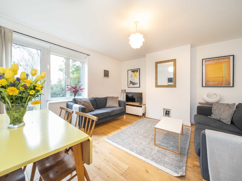 2 bed flat for sale in Essex Road, London N1, £550,000