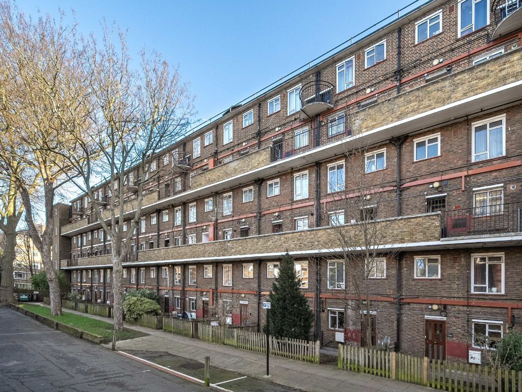 2 bed flat for sale in Essex Road, London N1, £550,000