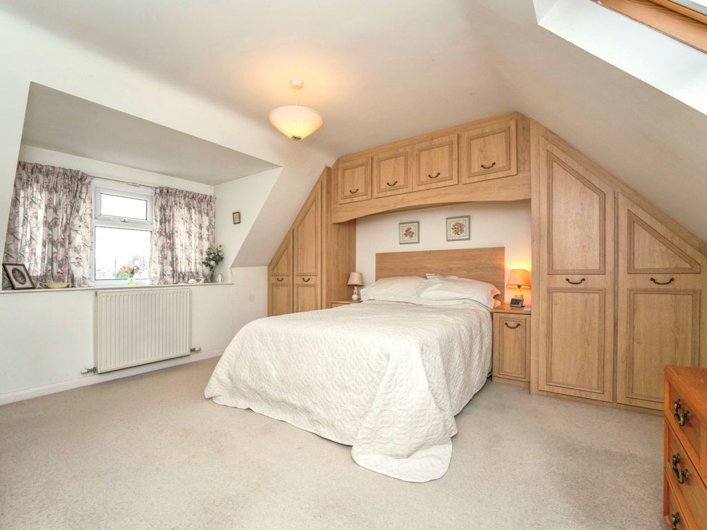 3 bed detached house for sale in Gretton, Cheltenham GL54, £540,000