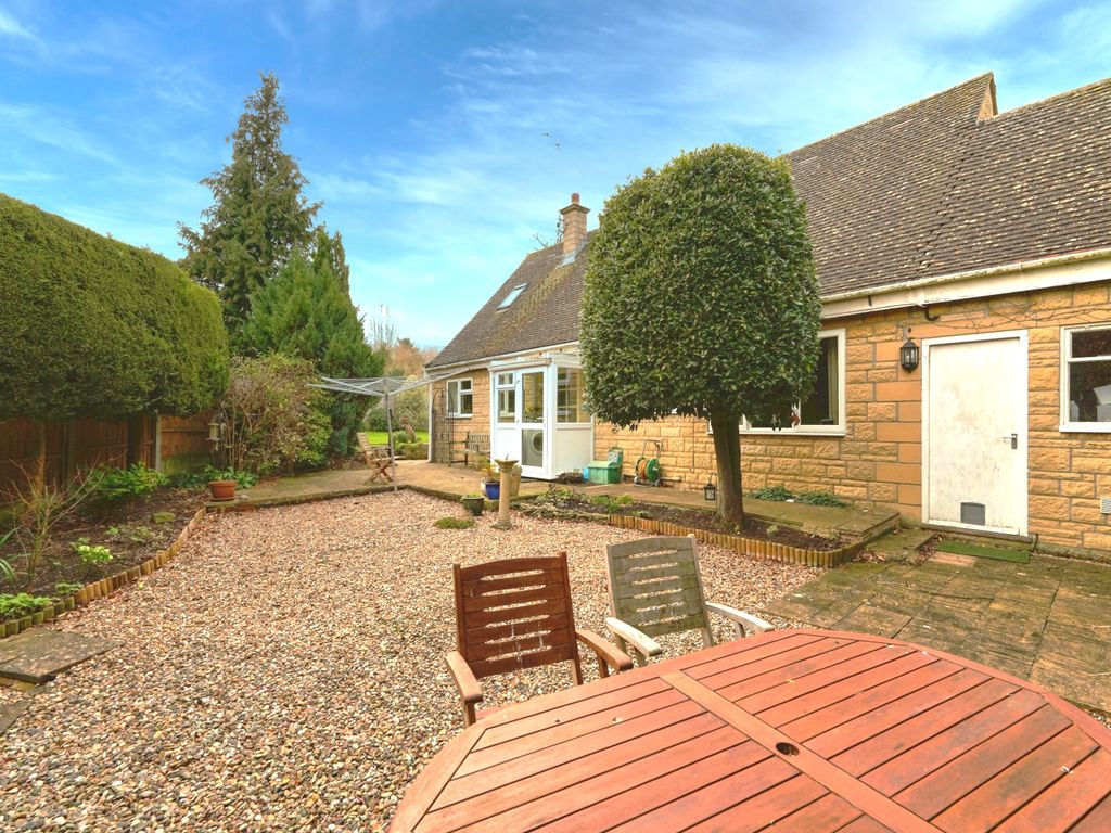 3 bed detached house for sale in Gretton, Cheltenham GL54, £540,000