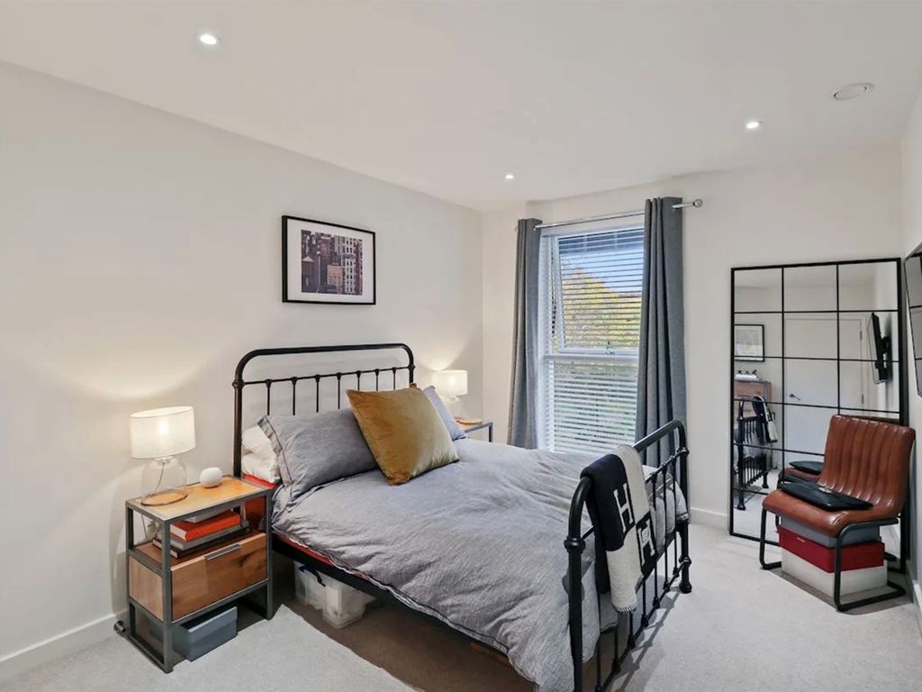 1 bed flat for sale in Pinner Road, North Harrow, Harrow HA1, £170,000