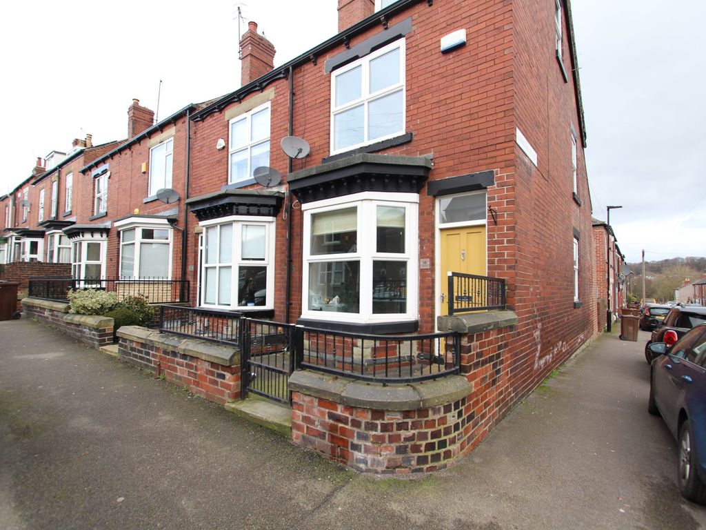 3 bed end terrace house to rent in Bromwich Road, Sheffield S8, £1,200 pcm