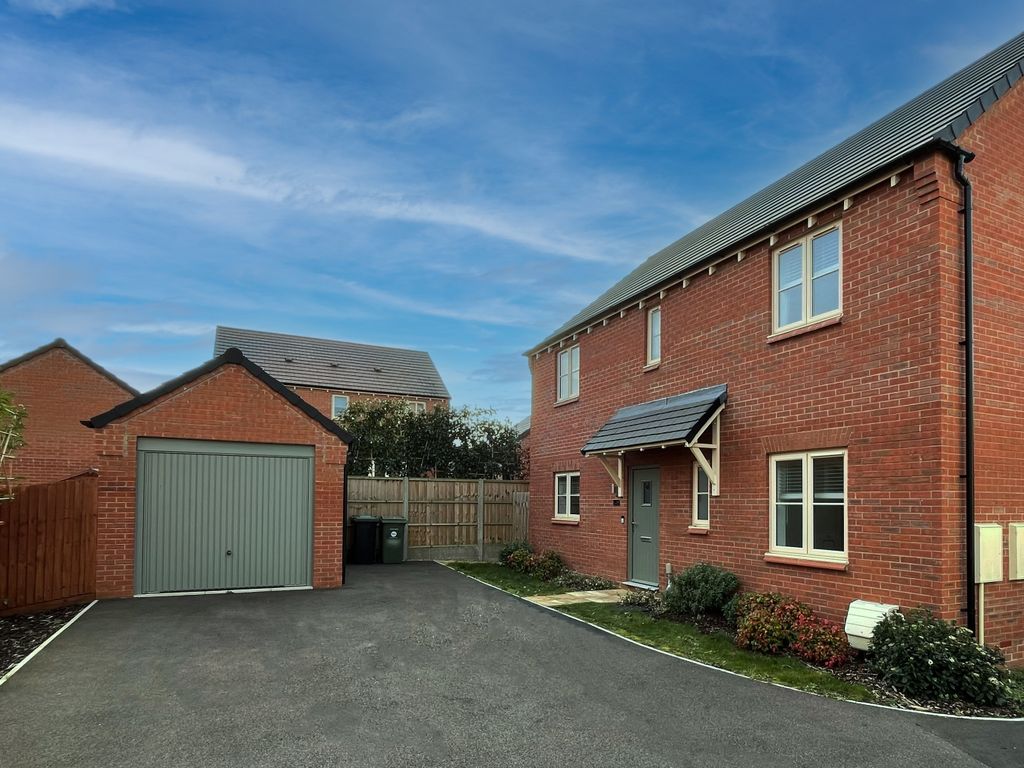 4 bed detached house for sale in Blane Place, Potton, Sandy SG19, £535,000